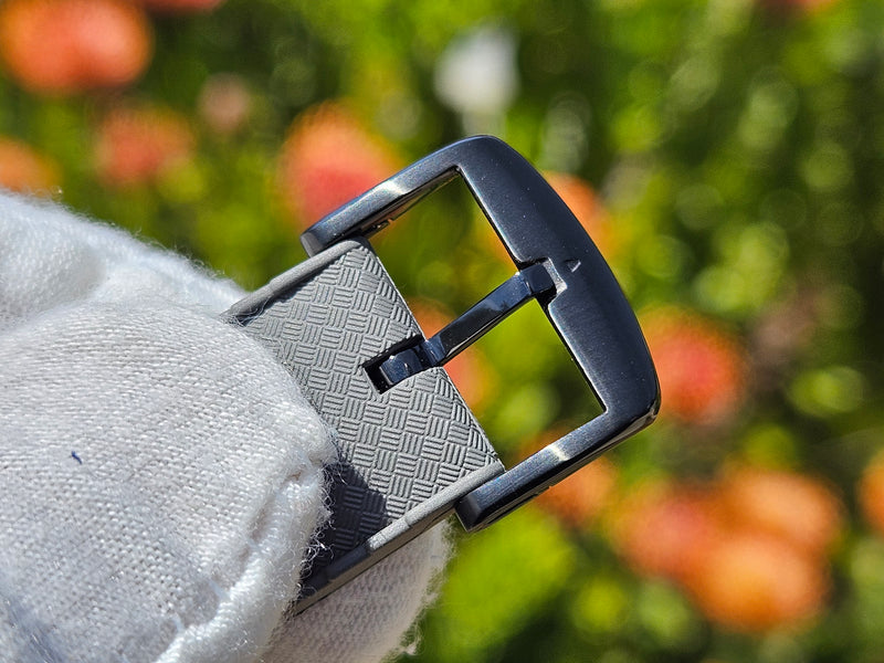 Fitwell M1 buckle in its loose micro-adjust position